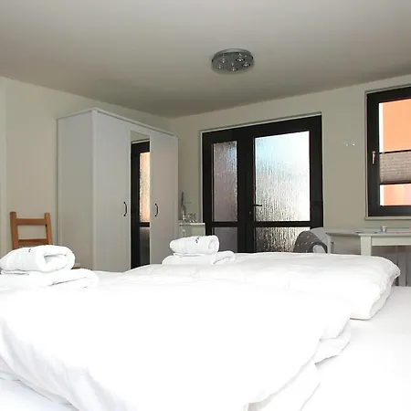 F-1016 Haus Maigloeckchen Doppelzimmer 03 Terrasse, Fruehstueck Daire