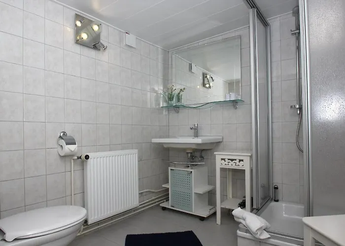 F-1016 Haus Maigloeckchen Doppelzimmer 03 Terrasse, Fruehstueck